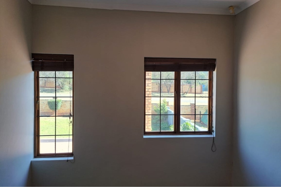 4 Bedroom Property for Sale in Buffelspoort Eco Estate North West